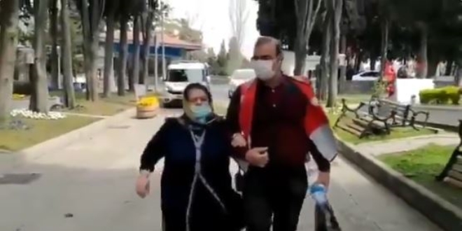 İstanbul Valiliği şehit annesini oğlunun mezarına götürdü