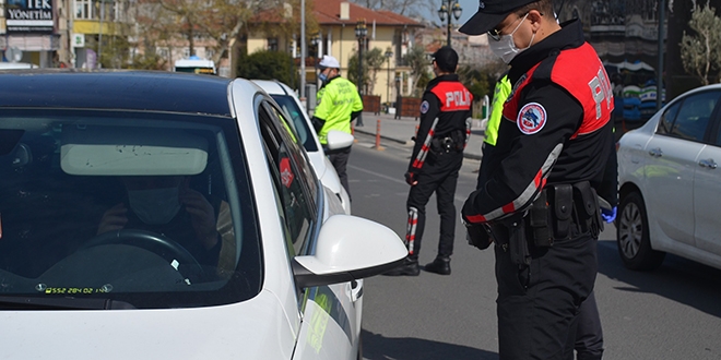 Polisi g�ren maske takt�