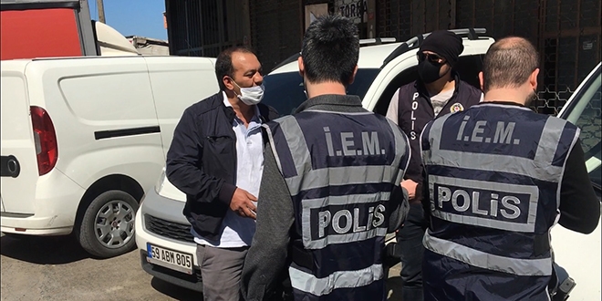 'Ekmek almaya çıktım' dedi, evi 1 km uzakta çıktı. Para cezası uygulandı