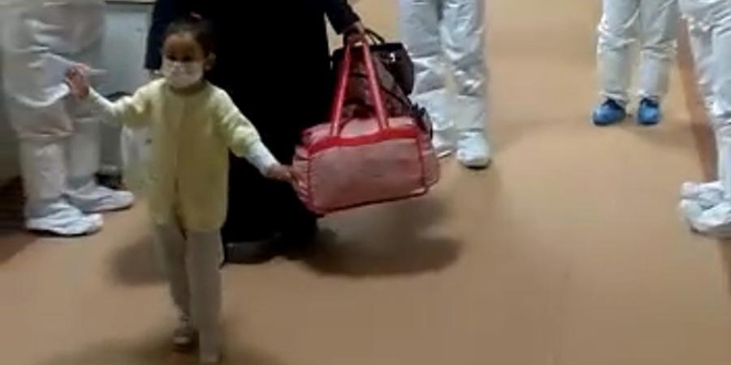 Koronavirüsü yenen 4 yaşındaki çocuk taburcu edildi