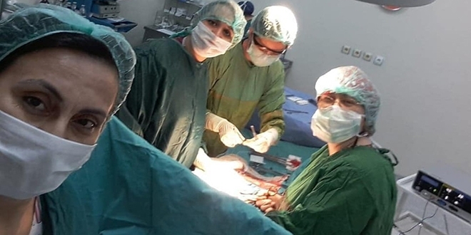 Yoğunluktan dolayı sağlık bakım müdürü ameliyata girdi