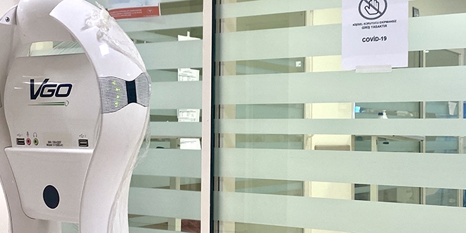 Koronalı hastalar bu robotla kontrol ediliyor