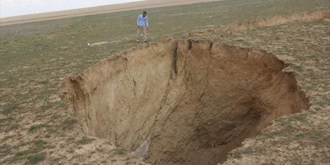 Konya'da 35 metre apnda 15 metre derinliinde yeni obruk