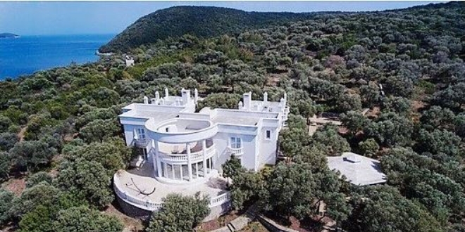 Satılık adanın fiyatı dudak uçuklattı