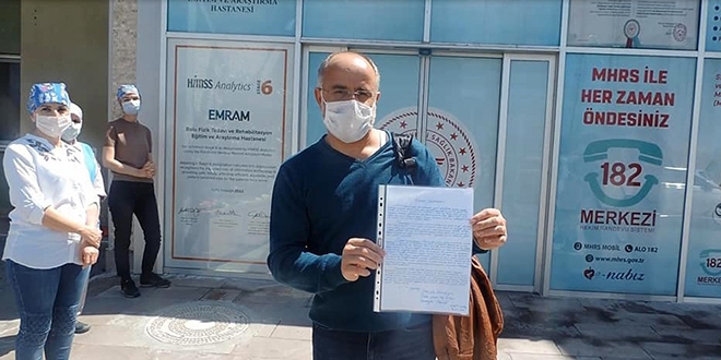 Koronavirüsü yenince alkışlarla taburcu edildi