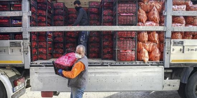 Market ve hallerde ürün tedarikine başlandı