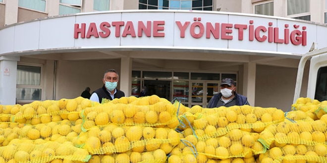 Nevşehir'de sağlık çalışanlarına 4 ton limon hediyesi