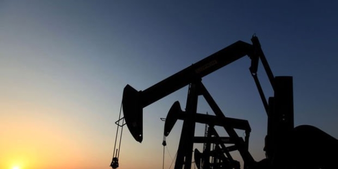 Tarihi an: Petrolün varili sıfır doların altını gördü!