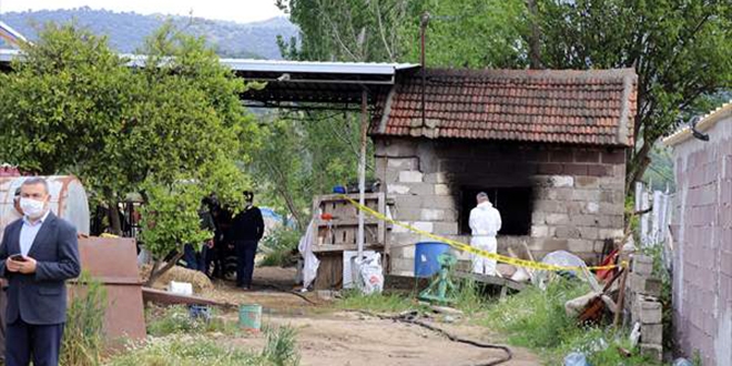 Tarladaki kul�bede ��kan yang�nda iki �ocuk �ld�