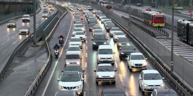 İstanbul'da uzun aradan sonra trafik yoğunluğu