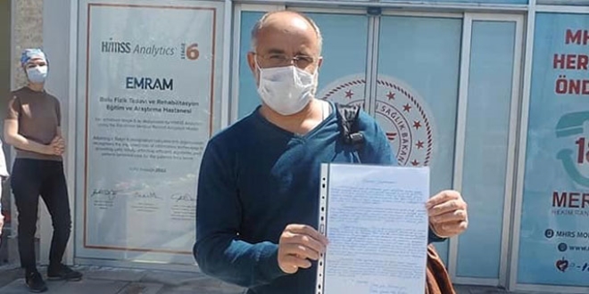 Sa�l�k �al��an�ndan arkada�lar�n� duyguland�ran mektup