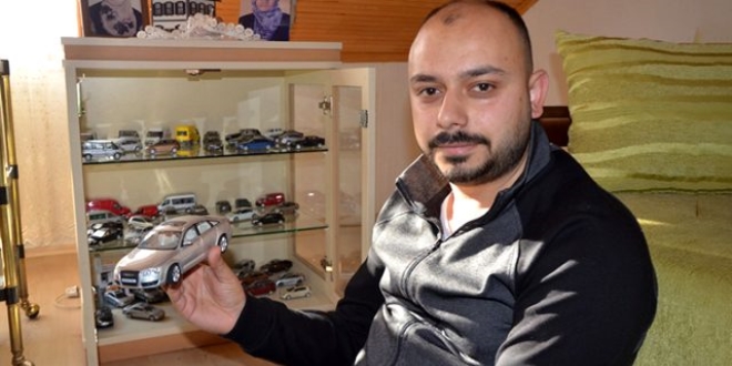 Oyuncak araba hastas�, koleksiyonuna servet harcad�