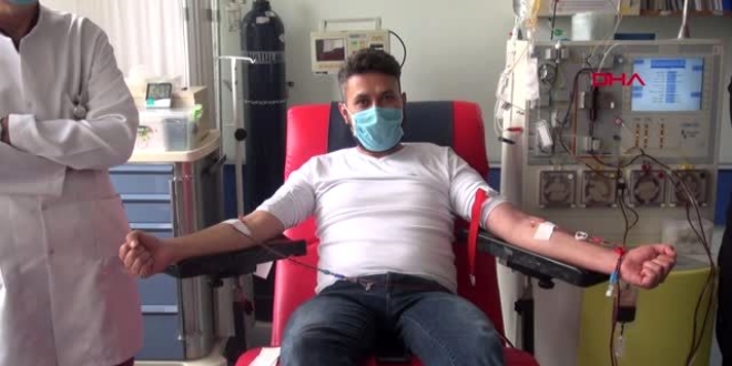 Koronavir�s� yenen hem�ire, immun plazma ba���� yapt�