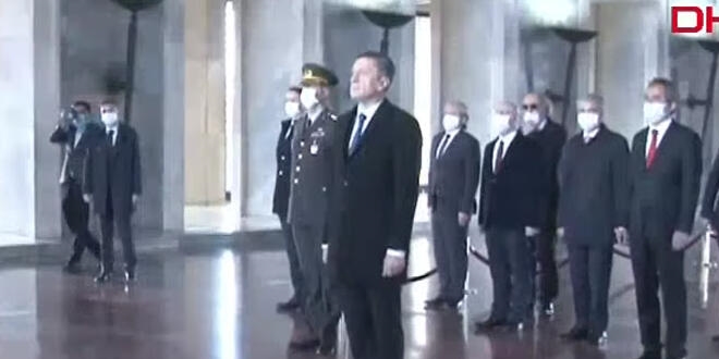 Milli Eğitim Bakanı Ziya Selçuk, Anıtkabir'i ziyaret etti