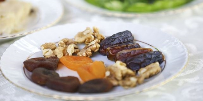 Diyabet hastalarına iftar ile sahur arasında ara öğün önerisi