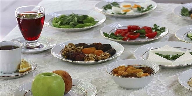 Uzmanından iftar ve sahurda beslenme önerileri