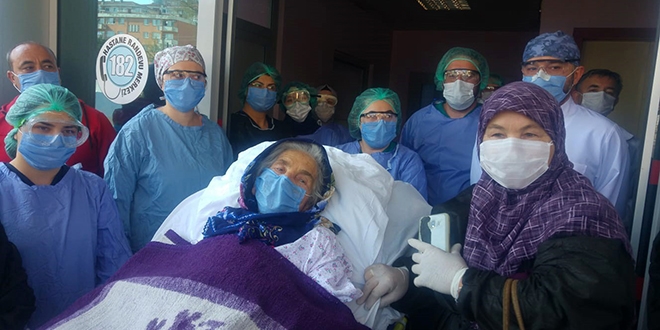 92 yaşında koronavirüsü yenen nine hayatını kaybetti