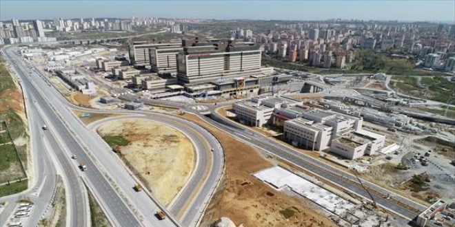 Başakşehir Şehir Hastanesinin yol çalışmaları devam ediyor