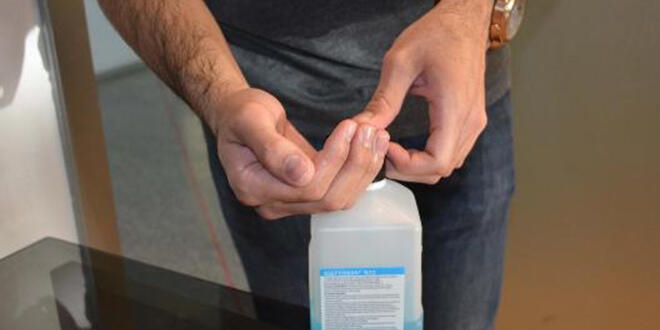'S�k kullan�lan dezenfektanlar el egzamas�na yol a�abilir'
