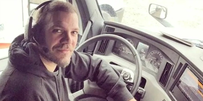 Oyuncu Tolga Karel ABD'de t�r �of�r� oldu ve hastane an�s�n� payla�t�