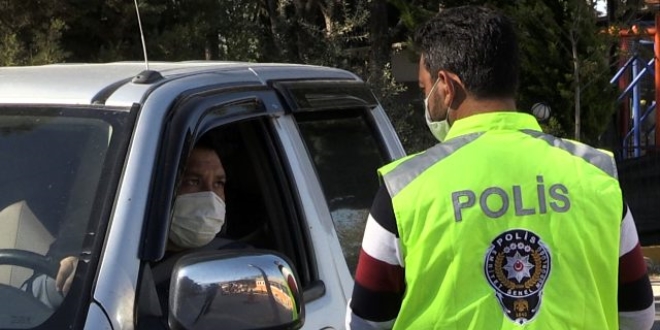 Sokağa çıkan ehliyetsiz sürücüye 5 bin 522 lira ceza