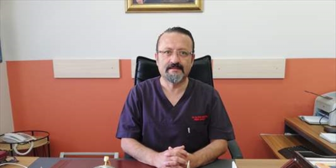 Kovid-19'u yenen Profesör yeniden göreve başladı