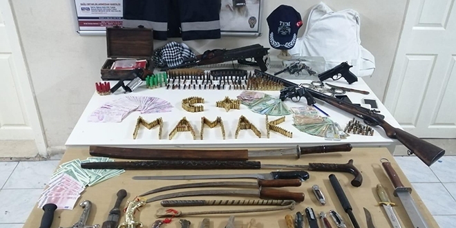 Ankara'da durdurulan araçtan cephanelik çıktı