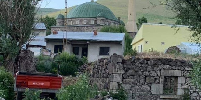 Muhtar� koronavir�se yakalanan k�y karantinaya al�nd�