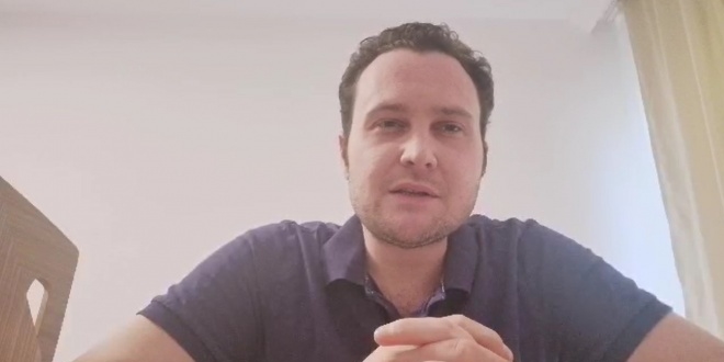 T�rkiye'ye getirilen vatanda�, �ngiltere'deki sa�l�k sistemini anlatt�