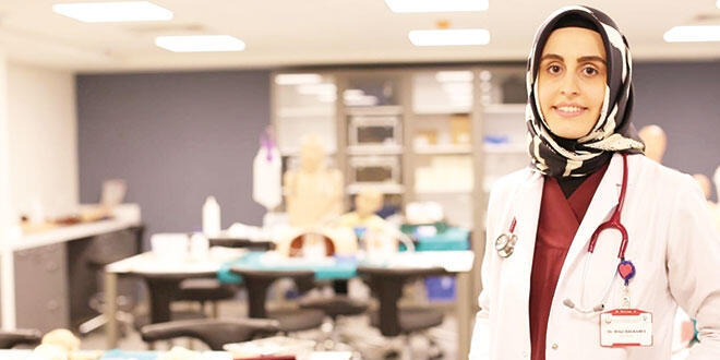 Koronavirüsü yenip görevine dönen doktor: Kendinizi izole edin