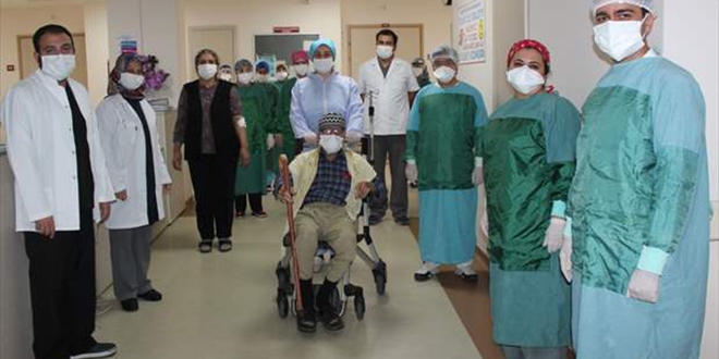 92 yaşındaki Nurettin dede koronavirüsü yendi