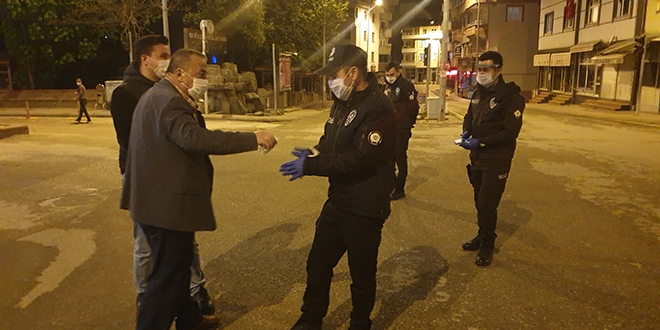 Bir ilçe ve bir mahallede giriş ve çıkışlara sınırlandırma