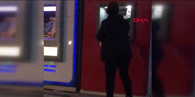 Babasına kızıp, ATM'lere keserle saldıran kadın suç makinesi çıktı