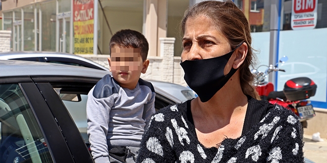 Oğlunun elinden cep telefonu çalınınca polisi aradığına pişman oldu