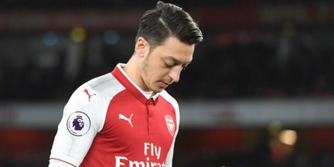Mesut Özil'den Kızılay'a anlamlı bağış