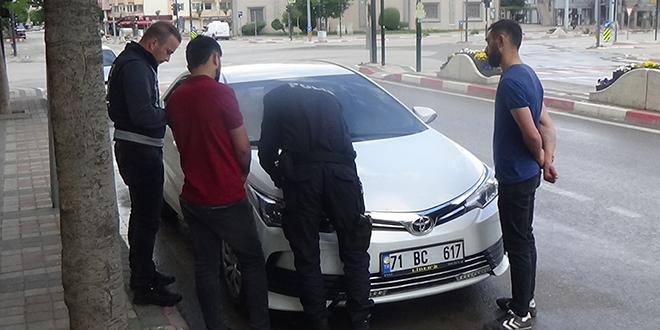 Hava almak için çıktılar...Cezayı yediler