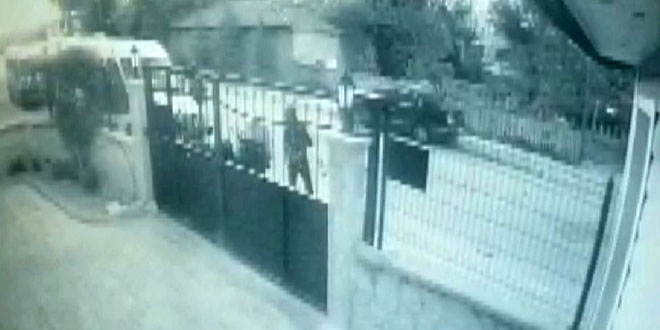 Yemek siparişi getiren kuryenin motorunu çaldılar