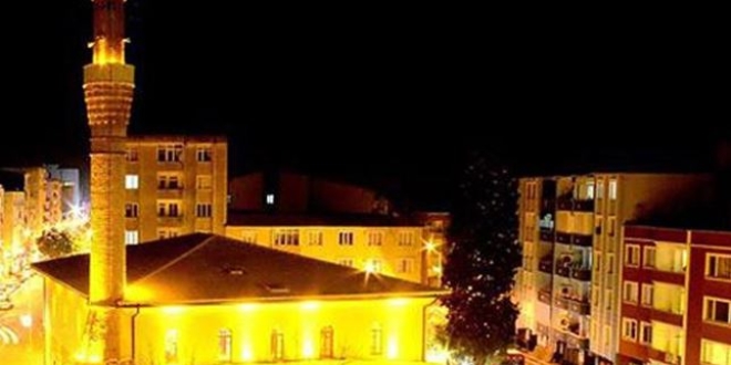 Bir ilçede daha akşam ezanı erken okundu