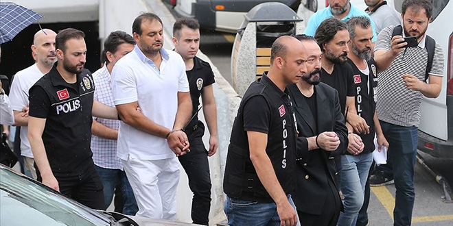 Adnan Oktar davasında tutukluluğa devam kararı