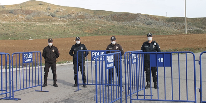 Vaka sayısı artınca mahalle karantinaya alındı