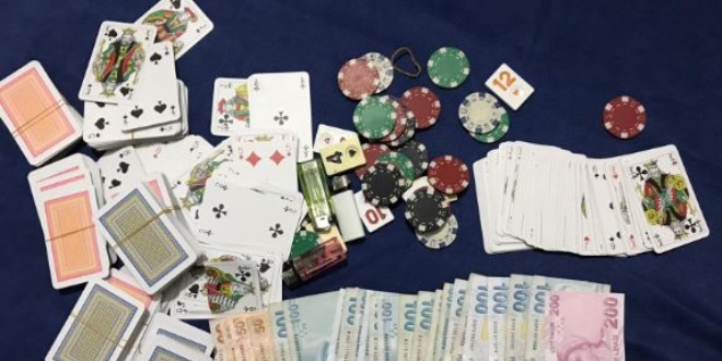 Antalya'da kumar oynayan 23 kiiye 72 bin 450 lira ceza