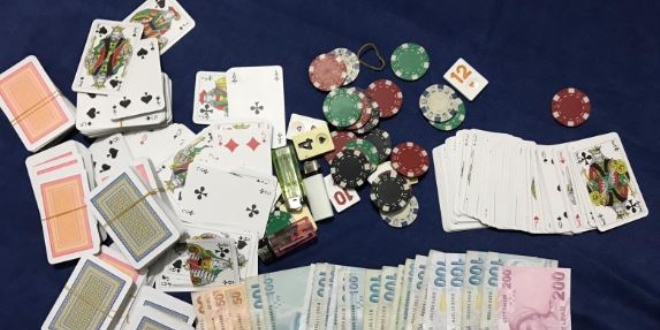 Antalya'da kumar oynayan 23 kişiye 72 bin 450 lira ceza