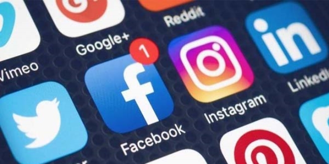 'Eve kapandık, günde 8 saatimizi internette geçiriyoruz'