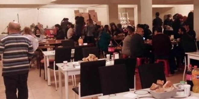 Yasağa rağmen toplu iftara katılanlara 14 bin lira ceza
