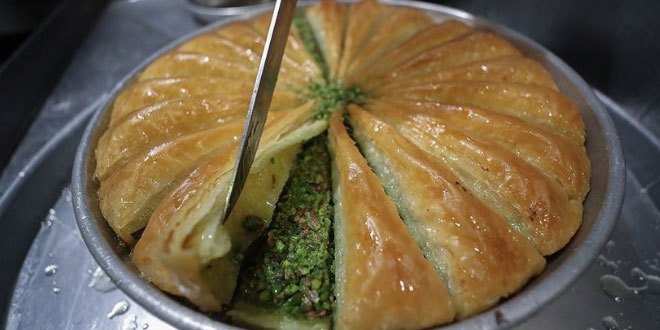 Fıstık fiyatları düştü, baklavaya zam yok