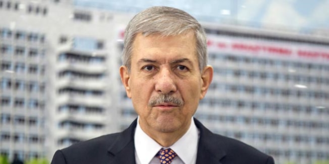 Eski Sağlık Bakanı da karantinaya alındı