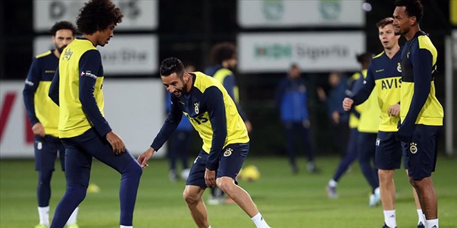 Fenerbahçe'de idman iptal, korona testi tekrarlanacak
