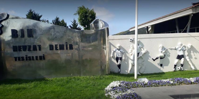 Beşiktaş'ta bir futbolcu ile kulüp çalışanında virüs çıktı