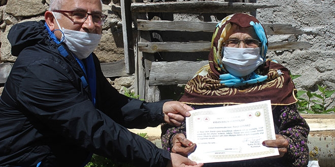 Tam 108 yaşında... İçişleri Bakanı'nın hediyesiyle büyük mutluluk yaşadı