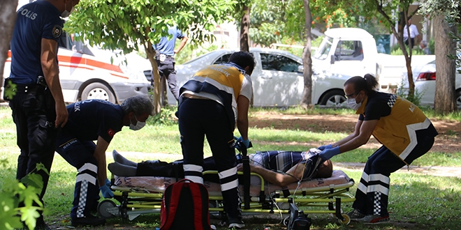 Parkta hareketsiz yatan adamın başında 'ölü-diri' tartışması